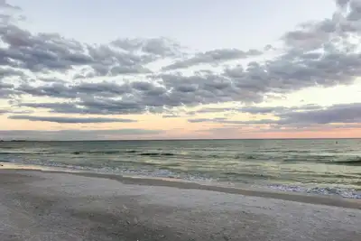 Image de \"Oasis Villa Retreat\" près des plages et de l'Img Academy