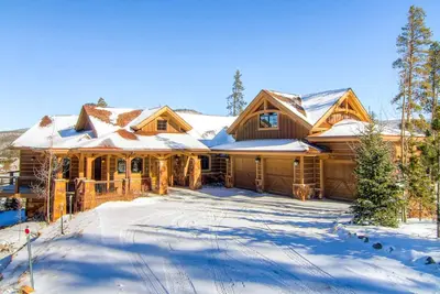 Image de Vues de la gamme de 10 miles - 7 min des pistes dans ce chalet de luxe!