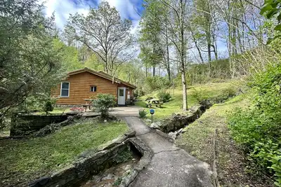Image de Cabine magnifiquement rénovée à Gatlinburg