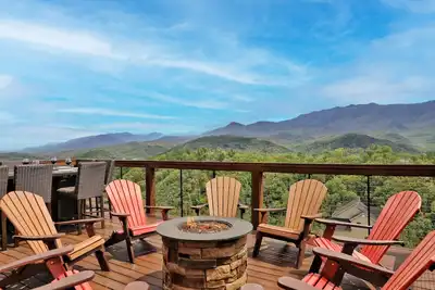 Image de Nouvelle cabine de luxe 5bd / 4ba! Vues Panoramique! Théâtre, Fire Pit, des ponts énormes!