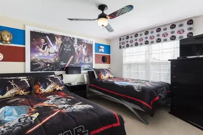 Image de Villa de luxe 6br récemment rénovée avec piscine, à 3 km de Disney ** Offre SPÉCIALE **