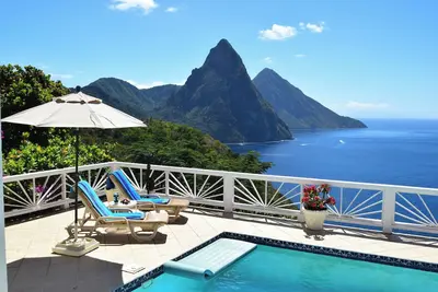Image de Un oasis de sérénité enchanteur à Soufrière! Personnel; bassin; super endroit!