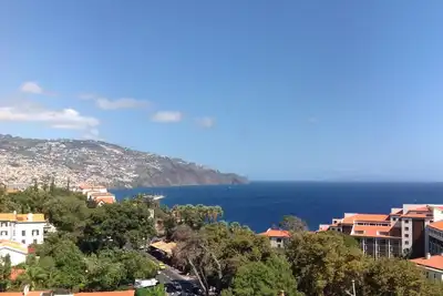 Image de Magnifique penthouse avec de belles vues sur la baie et les montagnes