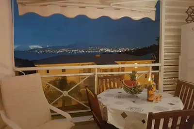 Image de Studio tout confort avec vue sur la baie de Fort de France