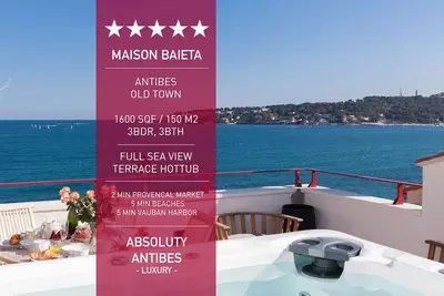 Image de 🏡 🏖️ Beautiful Apartment 1600 sqf with Sea View Terrace, Sauna and Hot Tub 🌞