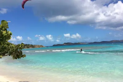 Image de Lotus Pourpre À Crystal Cove Sapphire Beach West