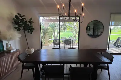 Image de Oasis récemment rénovée dans le désert! ! Mars 2019 est maintenant disponible!