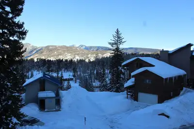 Image de Ski In -ski Out et profitez de la vue sur la montagne depuis votre propre balcon!