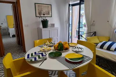 Image de Ibiscus  appartement à 30m de la mer avec air conditionné et wi-fi, x 4 personne
