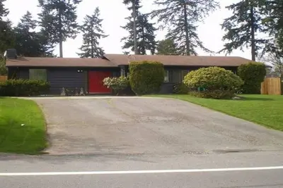 Image de Belle maison sur le terrain de golf Glen Acres