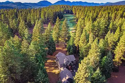 Image de Suncadia Luxury Fun View Home sur le parcours de golf avec bain à remous