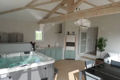 Image de Bastide de charme avec piscine chauffée & Spa privé au pied du Luberon