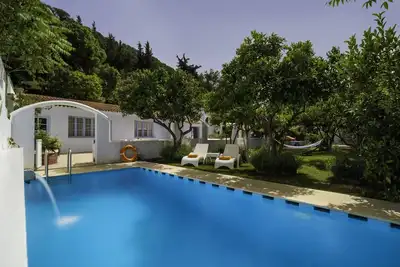 Image de Villa avec piscine privée chauffée