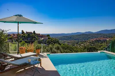 Image de Villa de rêve (150m²) / 3 chambres / Vue panoramique, Piscine chauffée en saison