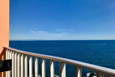 Image de Collioure T3 3* Les pieds dans l'eau Vue mer Accès aux criques Wifi Garage