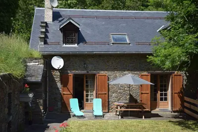 Chalet de charme 3* à 5 mn de Luchon Centre et 15 mn de Peyragudes. Jardin clôt