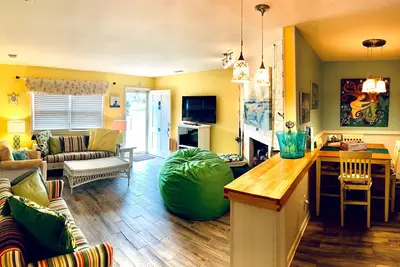 Image de Dog-Friendly North End Cottage - Oceanside of Atlantic - 270 étapes pour la plage!