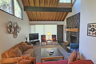 Image de 21 Meadow House-Sunriver, Oregon: Bbq, WiFi, Sharc Aquatics, Tubing Hill, au mont. Baccalauréat, Golf, Rivière Deschutes, Tennis, Pistes cyclables