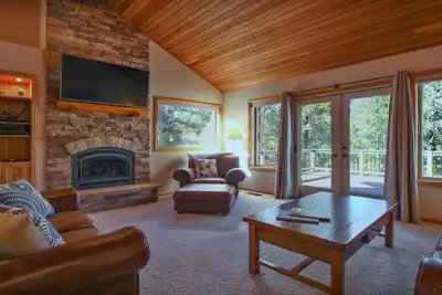 Image de 20 East Butte-Sunriver, Oregon: bain Ă remous, barbecue, WiFi, aquatique Sharc, Tubing Hill, Mt. Bachelor, Golf, Deschutes River, Tennis, Pistes cyclables