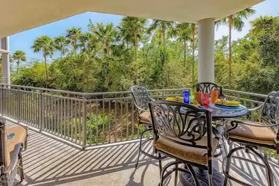 Image de << Nature'S Edge @ The Beach >> Condo moderne / Piscine & Tennis + Derniers Services CLÉS. . .