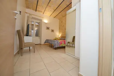 Image de Appartement récemment restauré et rénové de 80 mètres carrés Silencieux