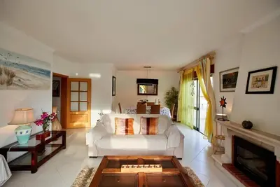 Image de Attique avec terrasse, vue sur mer et montagne, condominium privé a Sesimbra