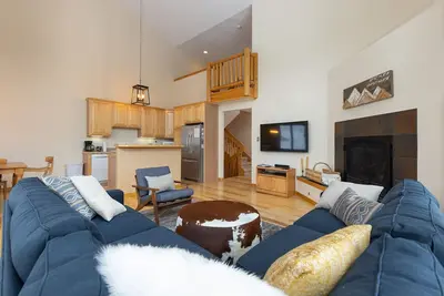 Image de Idéalement situé 4 Chambre spacieuse Townhome!