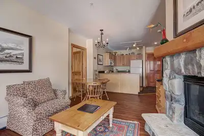 Image de Cozy moderne condo 2 chambres au coeur de River Run dans le Dakota Lodge!