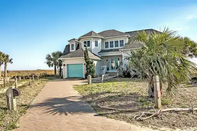 Un atterrissage en douceur est un 4 Br / 3. 5 Ba Oceanfront Retreat! Maintenant Dog Friendly!