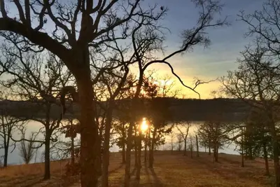 Image de Fantastique Condo rez de chaussée sur Table Rock Lake à Indian Pt. Piscine à côté. Sdc à proximité. Lac!