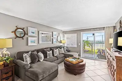 Image de Votre destination de plage parfaite. Rénové Condo rez de chaussée sur la plage (116)