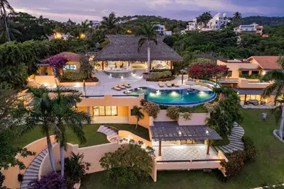 Image de Luxe de luxe - Domaine priv�� avec vue sur la mer - tarifs à plusieurs niveaux disponibles