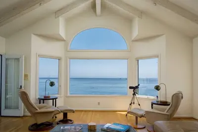 Image de Blue Horizons - Pacific Grove Beach House - Par temps clair. . .