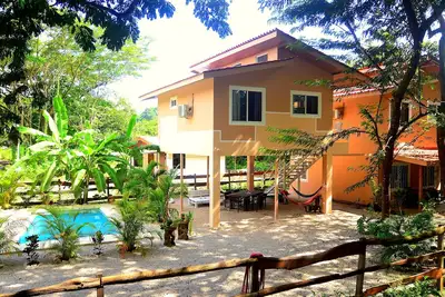 Image de Maison iguane très proche du centre avec une belle vue dans la jungle