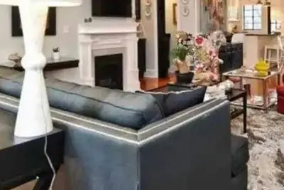 Image de 600 Hermitage Court #2: Luxurious 2br w/ Patio