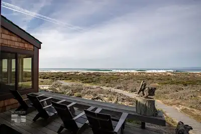 Image de Monterey Dunes Beachfront, à quelques pas de votre pont! Réservez maintenant sans attendre!