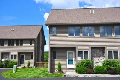 Image de Charmante maison de ville 3 chambres Ski in / Ski Out!