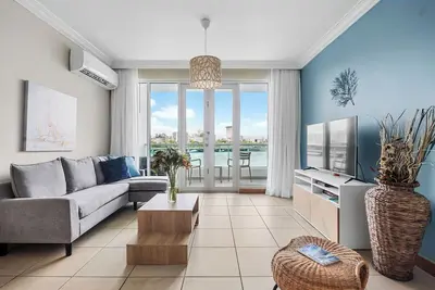 Image de Suite Condado Laguna<br> Bord de l'eau 1 chambre dans le quartier Trendy San Juan