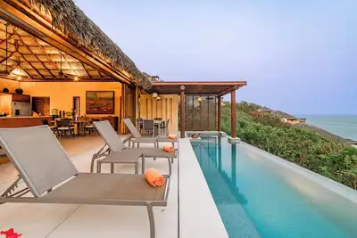 Image de Au bord de la Communauté | Ocean View Villa w / Infrastructures Incroyable Resort-style