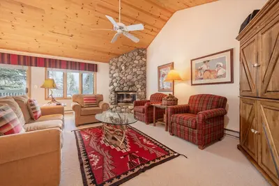 Image de 3bd / 3. 5ba Teton Pines Townhome 2: 3 Br / 3. 5 Ba maisons en ville Ă Wilson, pour 6 personnes