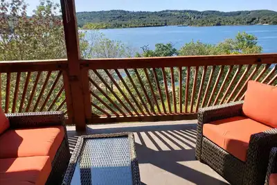 Image de Taux de printemps réduit. Vue imprenable sur le lac Table Rock! Condo à Indian Point (près du Sdc). Wifi