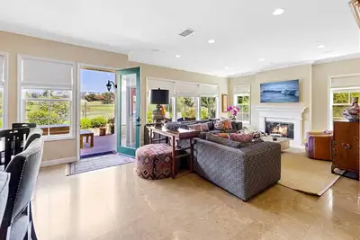 Image de Terrain de golf View Home près de la plage de Salt Creek, communauté fermée, décorée méticuleusement!