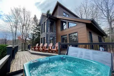 Image de Grand Montagne, Venez Profitez Des Smokies Au Stonewood Lodge!