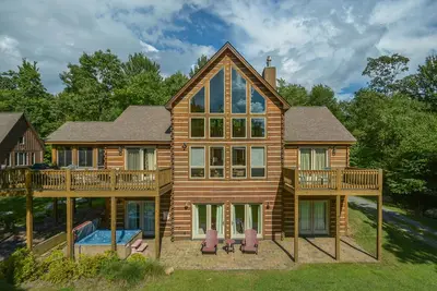 Image de Situé dans une communauté privée avec piscine extérieure près de Wisp