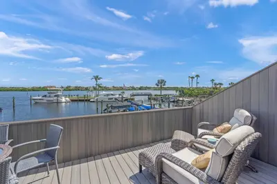 Image de Vues sur l'eau sur Siesta Key, Wifi, près de la plage, écoutez les vagues déferler doucement contre les quais