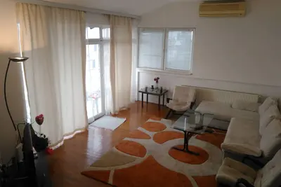 Image de Appartement confortable, superbe vue sur la ville de Skopje