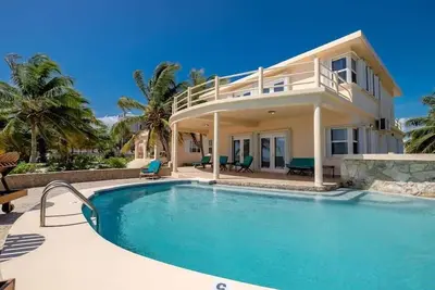 Image de Villa 3 chambres en bord de mer / plage avec piscine et kayak