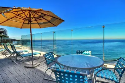 Image de Dana Point Luxury Oceanfront Condo avec piscine et vue incroyable!