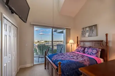 Image de Accès au golfe, vue imprenable 2 chambres à coucher 1. 5 salles de bains Suite maison de ville, Bahia Beach