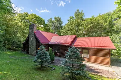 Image de Atop Boone - Sleeping Loft, Pet Friendly, Jacuzzi Tub, large deck with great views!